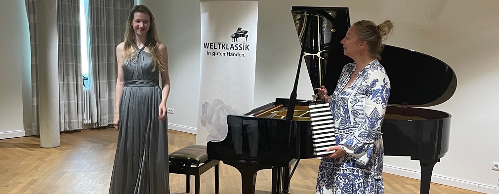 Pianistin Katharina Hack und Gastgeberin Jacqueline Baumann